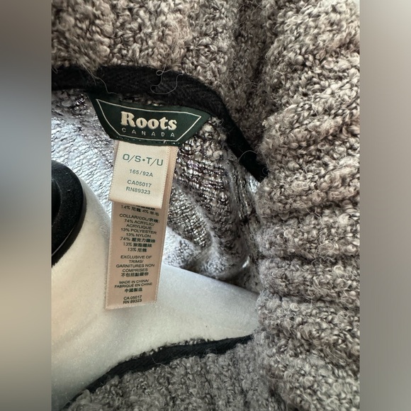 Roots Poncho One Size
Wool Blend Fringe Cowl Neck - Picture 7 of 7